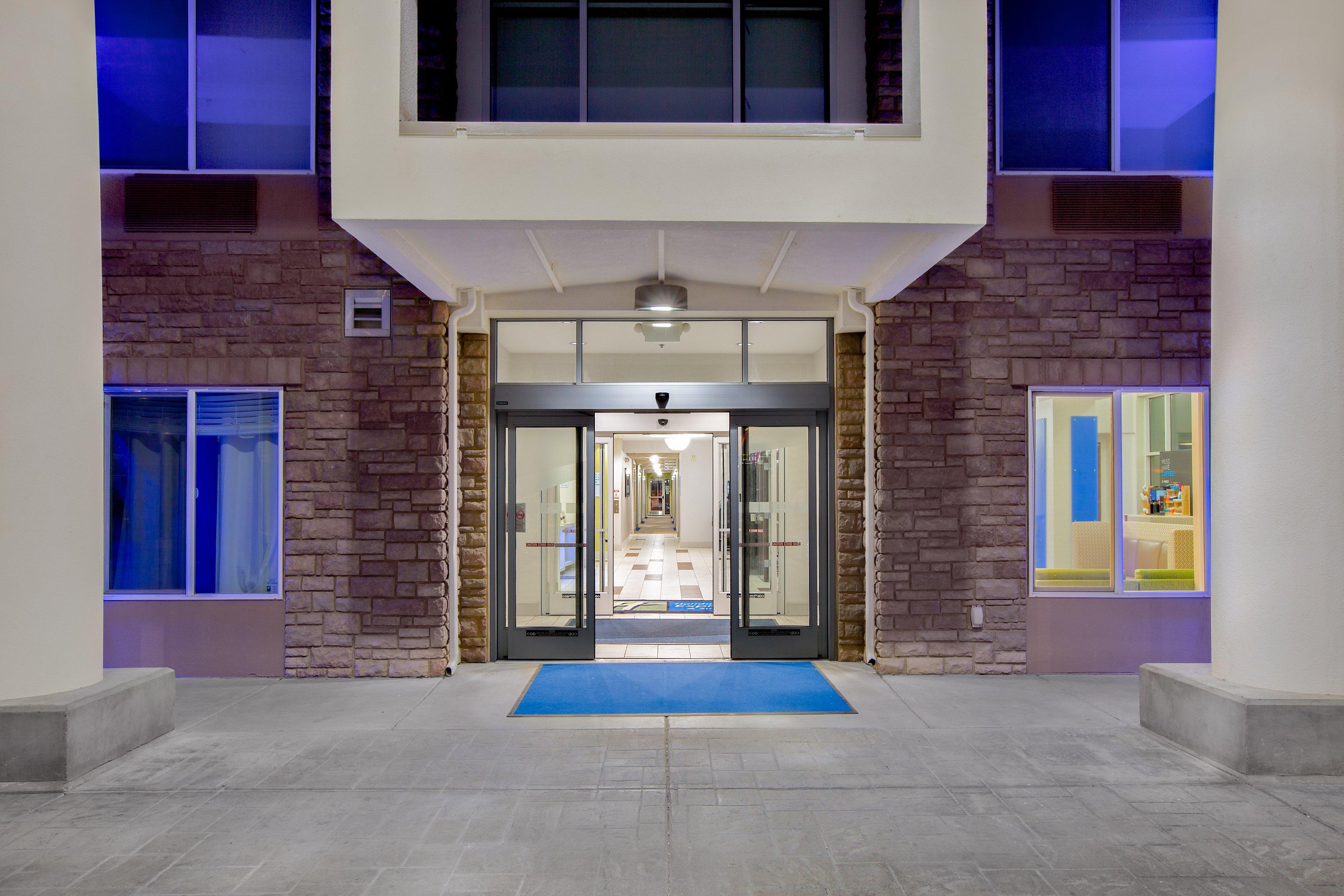 Holiday Inn Express Hotel & Suites Ontario By Ihg Zewnętrze zdjęcie