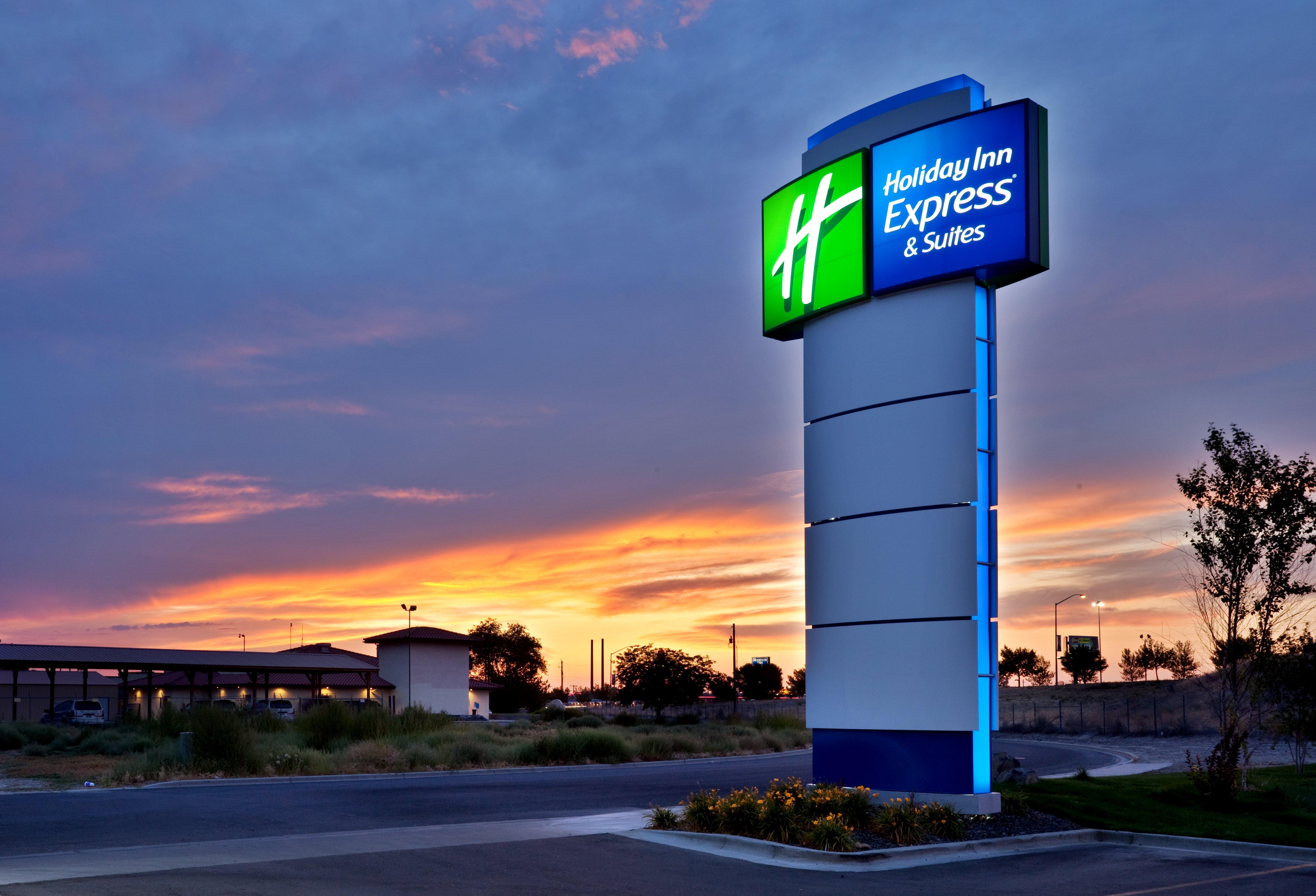 Holiday Inn Express Hotel & Suites Ontario By Ihg Zewnętrze zdjęcie