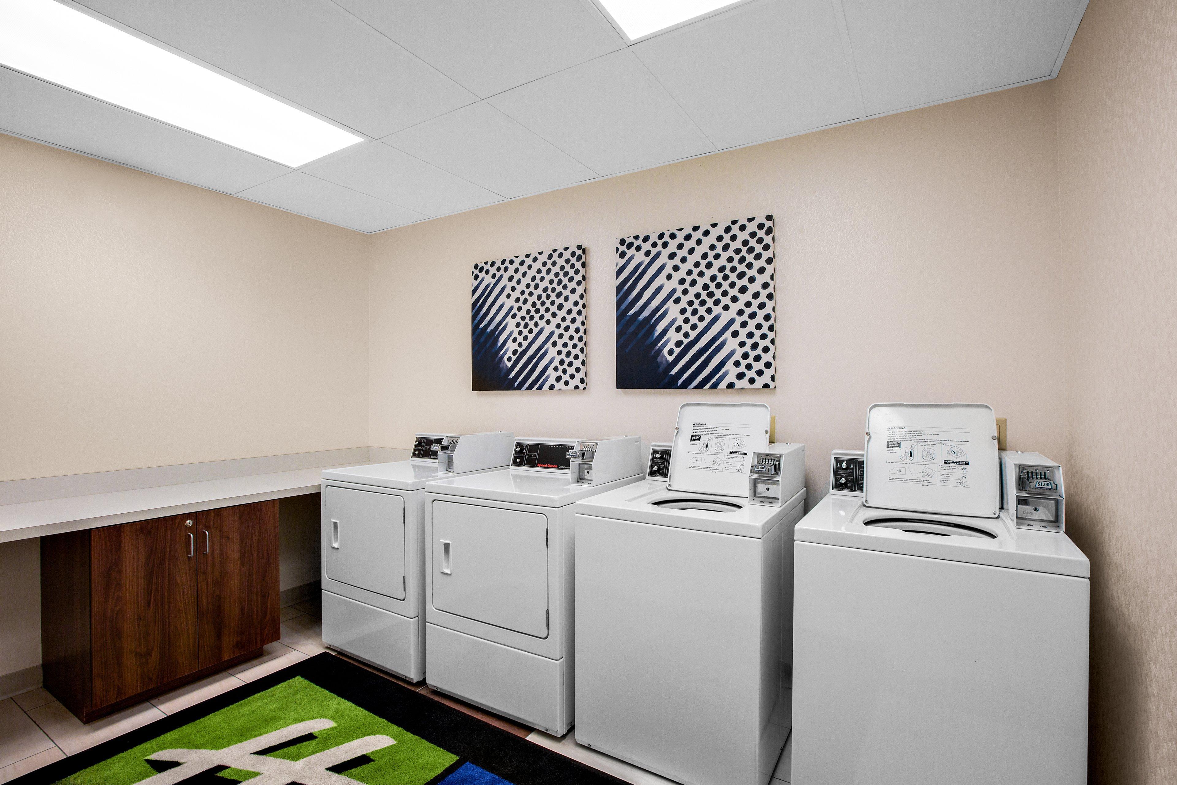 Holiday Inn Express Hotel & Suites Ontario By Ihg Zewnętrze zdjęcie